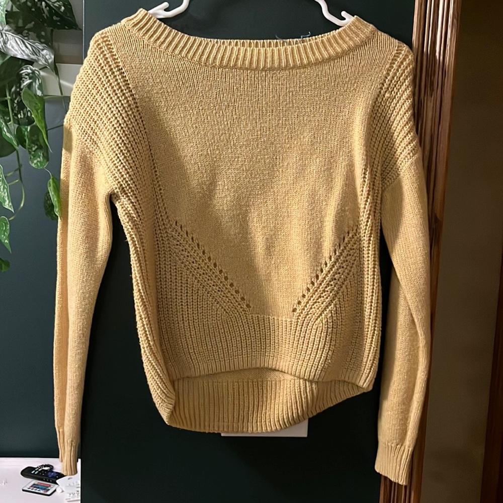 Woman’s Scoop Neck Sweater